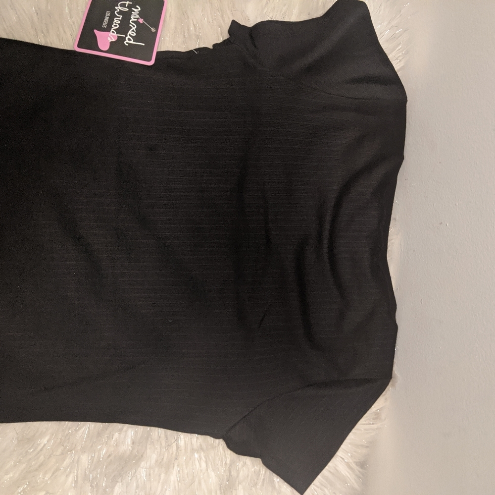 Short sleeves black knit Top with open bust